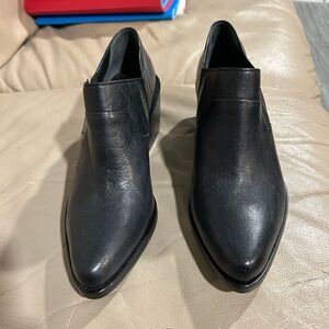 Women’s Black Leather Shoes